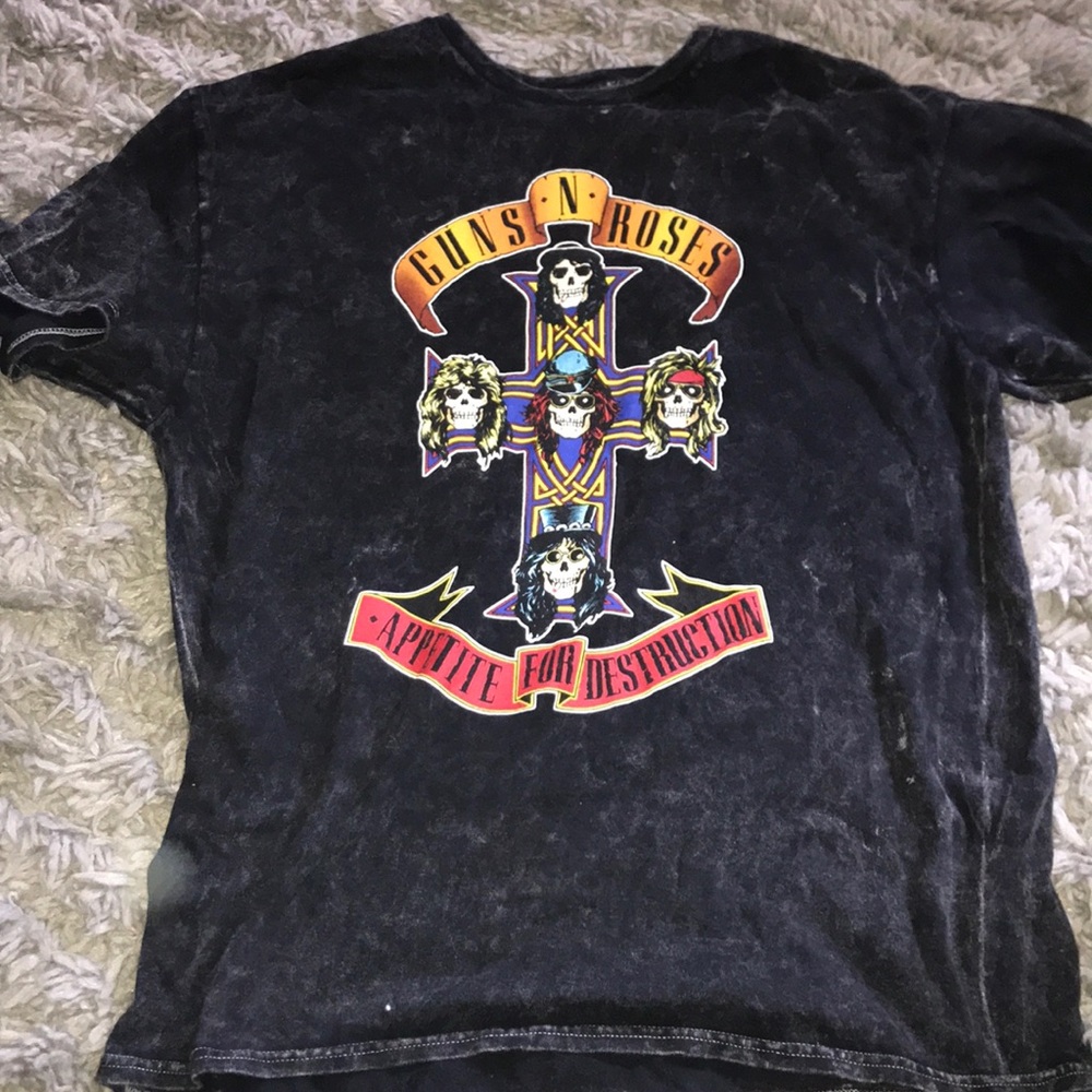 🌸 Guns & Roses distressed t shirt 🌸